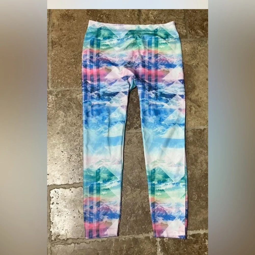 No Boundaries Women’s Leggings with Multicolored Patterns - Picture 3 of 4